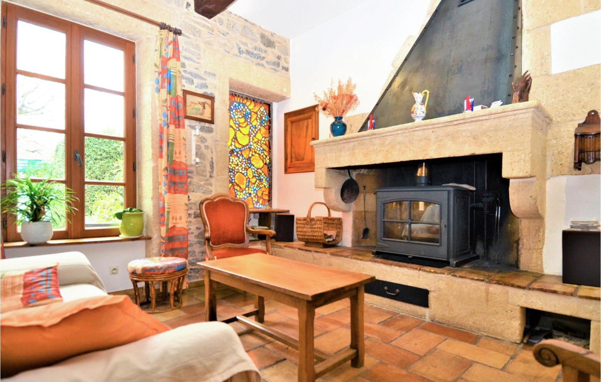 4 Bedroom Lovely Home In Marguerittes Esterno foto