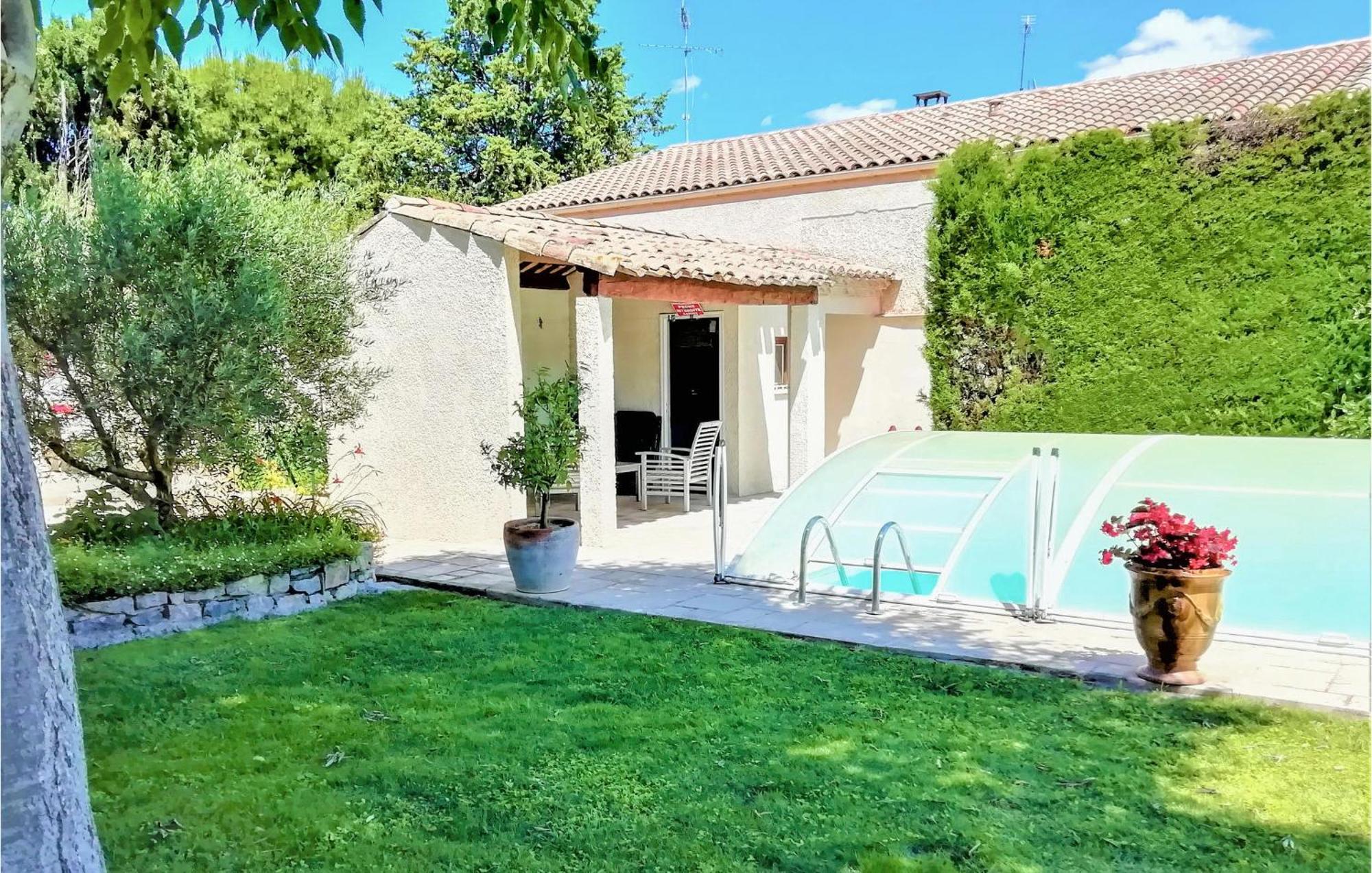4 Bedroom Lovely Home In Marguerittes Esterno foto