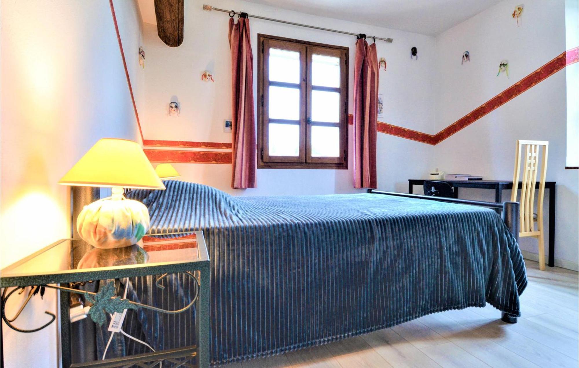 4 Bedroom Lovely Home In Marguerittes Esterno foto