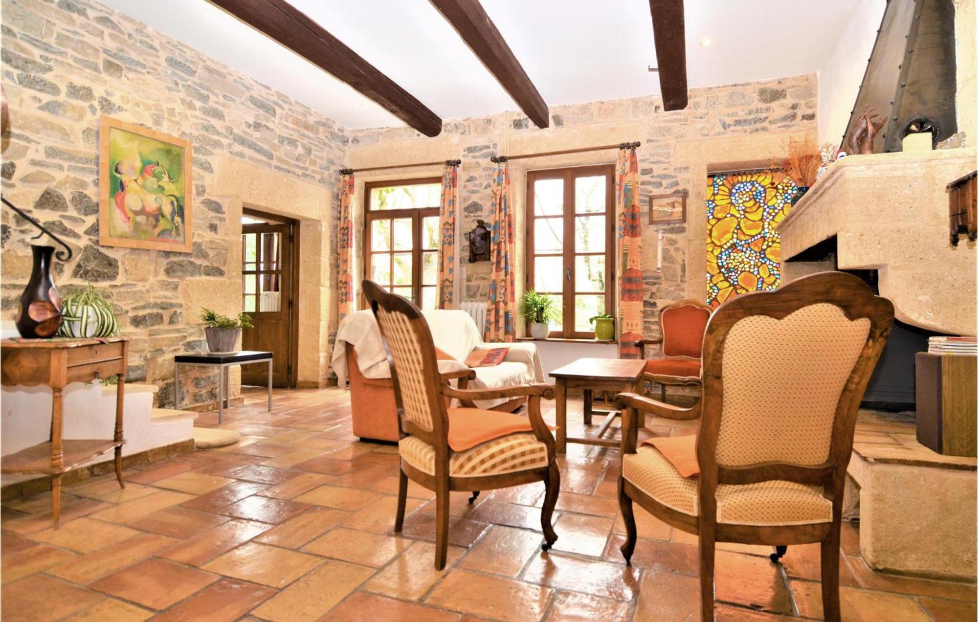 4 Bedroom Lovely Home In Marguerittes Esterno foto